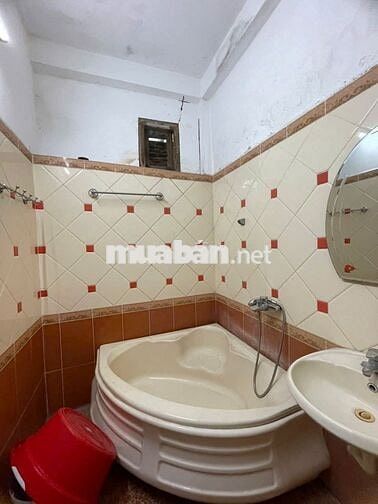 Chính chủ cho thuê phòng Cầu Giấy 25 m2, điện nước giá dân