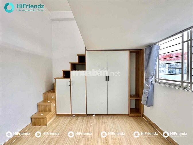 PHÒNG GÁC CAO BAN CÔNG CỬA SỔ TRỜI NGAY CỘNG HOÀ GIÁ 4TR5