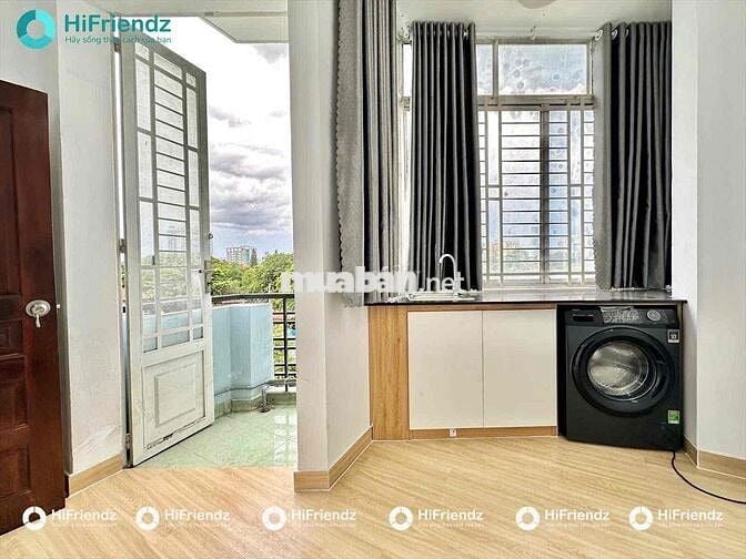 PHÒNG GÁC CAO BAN CÔNG CỬA SỔ TRỜI NGAY CỘNG HOÀ GIÁ 4TR5
