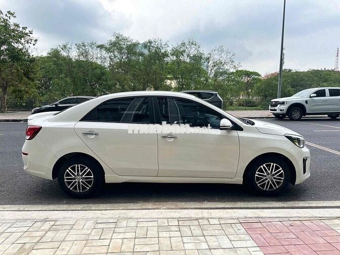 Kia Soluto Luxury AT 2021 Trắng 60000 km