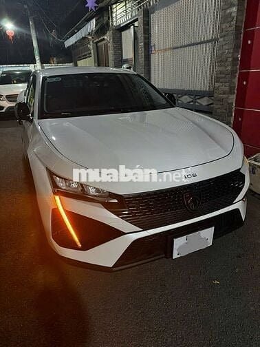 Peugeot 408 Premium Trắng 7000km