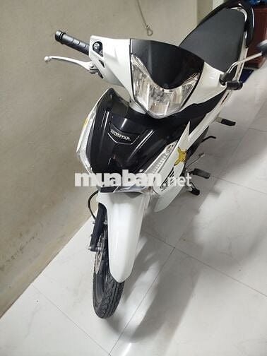Honda Future Trắng đen 1674 km