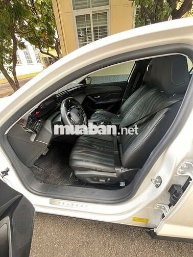 Peugeot 408 Premium Trắng 7000km