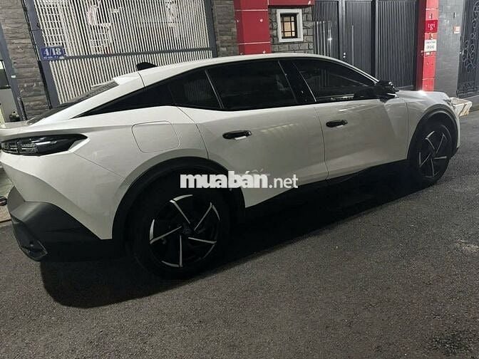 Peugeot 408 Premium Trắng 7000km