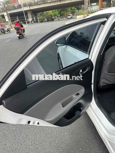 Kia Soluto Luxury AT 2021 Trắng 60000 km