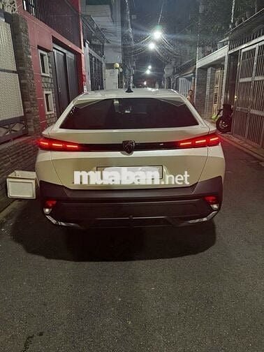 Peugeot 408 Premium Trắng 7000km