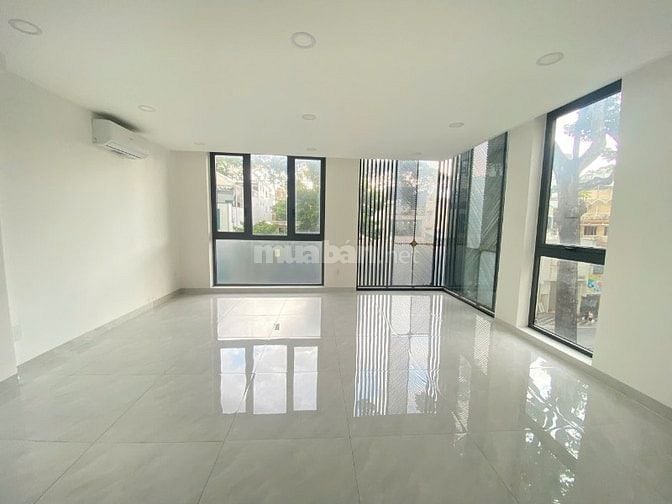 CHO THUÊ GẤP MẶT TIỀN KINH DOANH 4.5x17M - NGAY KHU VỰC CHỢ BẾN THÀNH