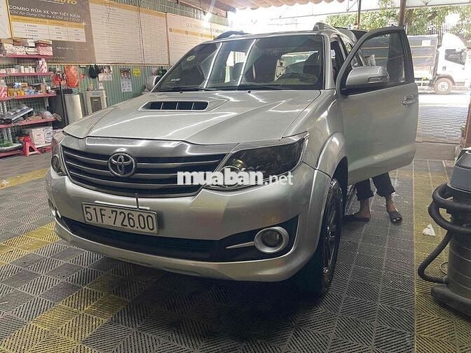 Toyota Fortuner 2016 Dầu Bạc