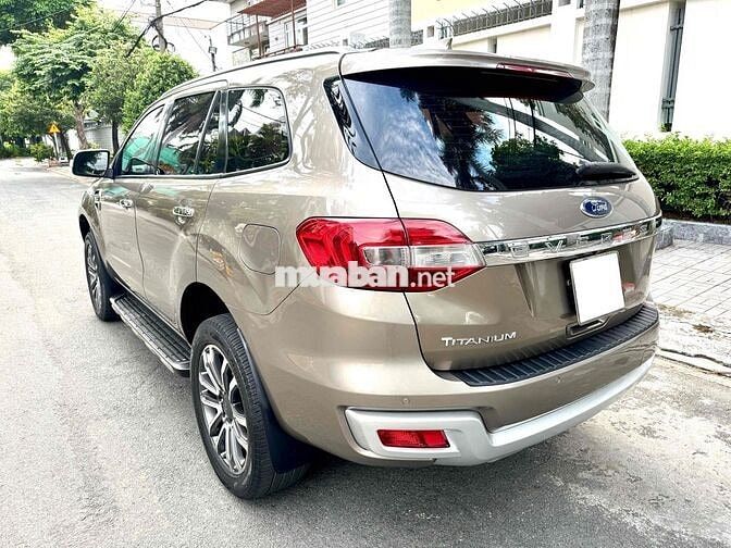 Ford Everest Titanium 4x4 AT 2019 odo 76,000 km