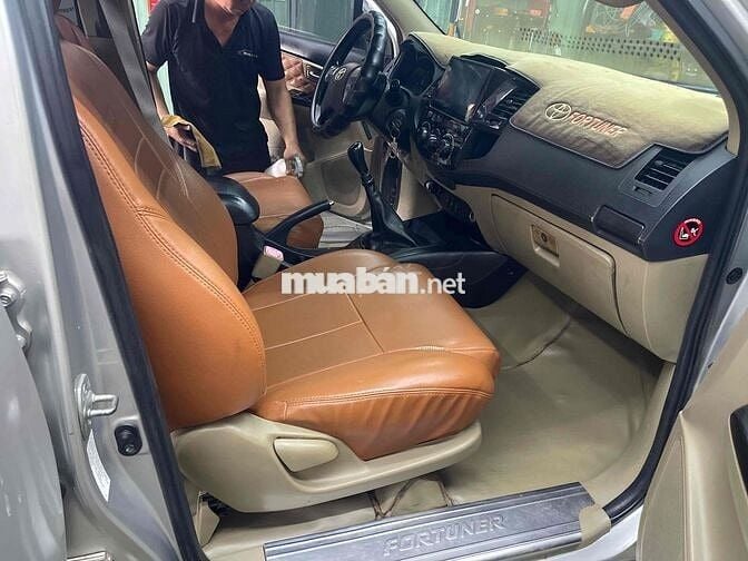 Toyota Fortuner 2016 Dầu Bạc