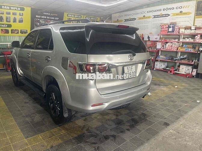 Toyota Fortuner 2016 Dầu Bạc