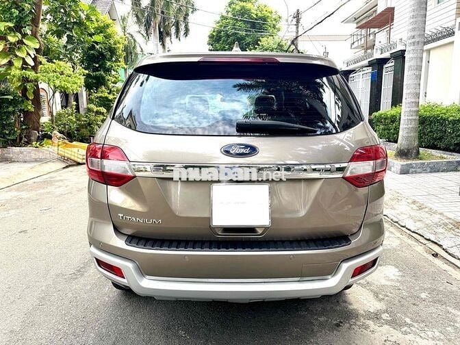 Ford Everest Titanium 4x4 AT 2019 odo 76,000 km