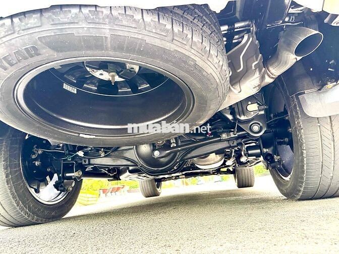 Ford Everest Titanium 4x4 AT 2019 odo 76,000 km
