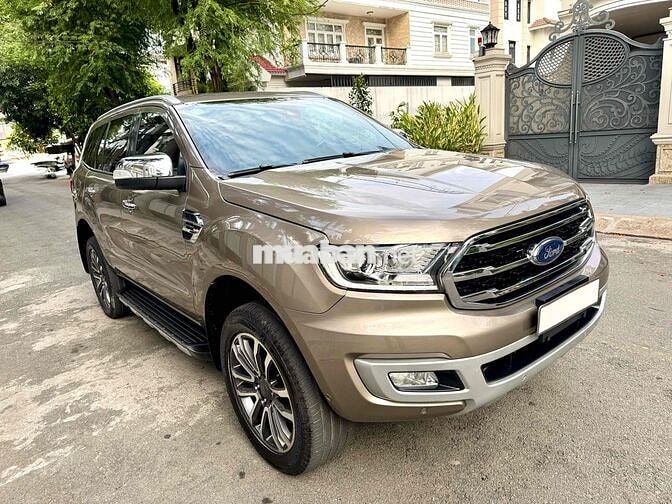 Ford Everest Titanium 4x4 AT 2019 odo 76,000 km