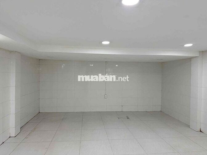 Cho thuê mặt bằng tầng hầm cityland 40m2 giá 4triệu