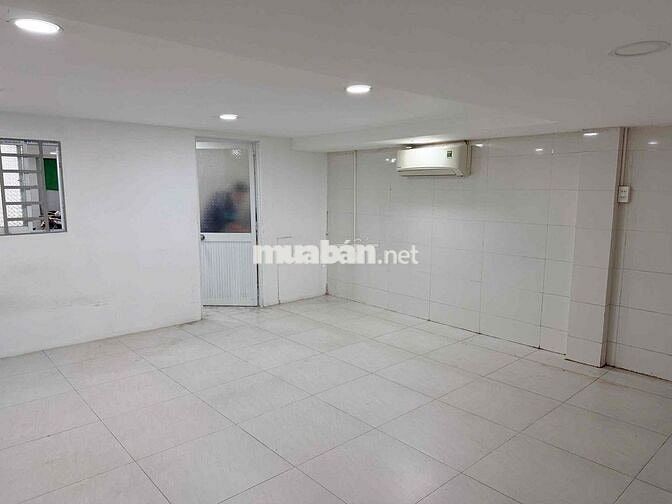 Cho thuê mặt bằng tầng hầm cityland 40m2 giá 4triệu