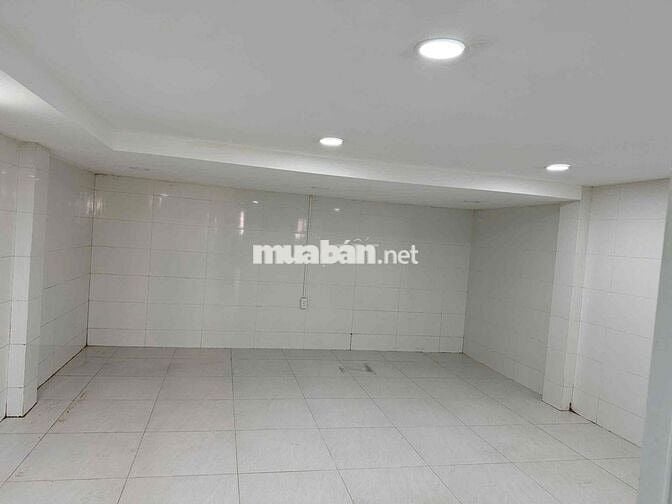 Cho thuê mặt bằng tầng hầm cityland 40m2 giá 4triệu