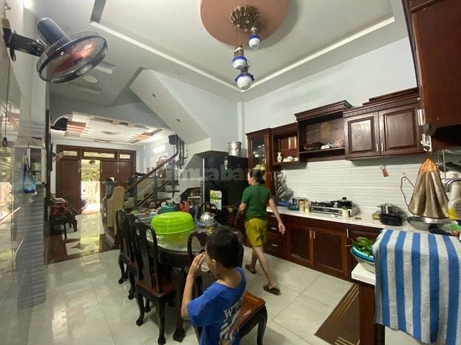 Bán nhà Nguyễn Văn Quá Quận 12 - 115m2 - 7 phòng ngủ - 8 wc - 6 tỷ 5