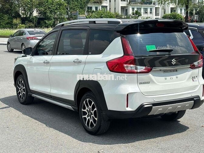 Suzuki XL7 2022 Trắng 7 chỗ ghế da