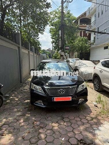 Toyota Camry 2.0E 2014 10 vạn km màu Đen
