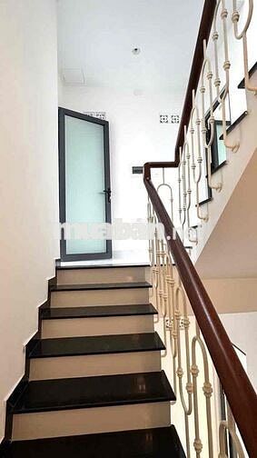 Cho thuê nhà/Vp mới 100% đs 2, p.Trường Thọ 4 tầng có nhà xe Giá 22tr