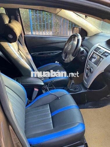 Toyota Vios 5 chỗ màu Nâu