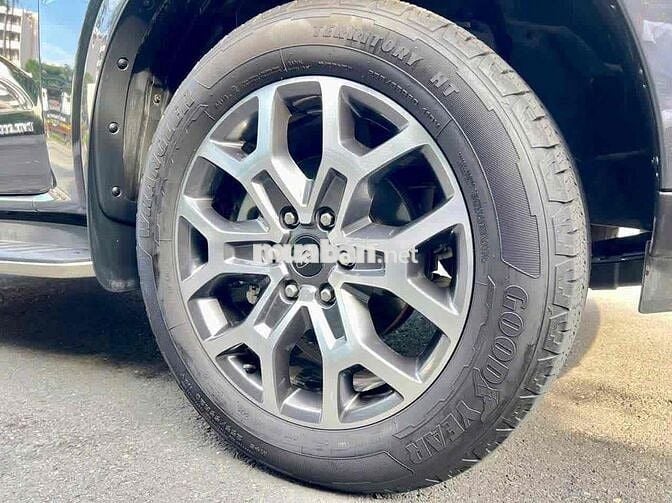 FORD EVEREST 2 CẦU 2025 - ODO 6.000KM MỚI 95%