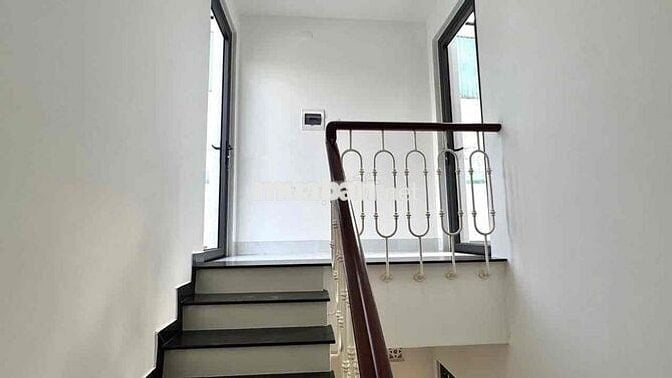 Cho thuê nhà/Vp mới 100% đs 2, p.Trường Thọ 4 tầng có nhà xe Giá 22tr