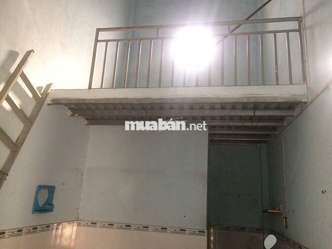 nhà trọ Phan văn Hớn ,18m2 ,có gác lửng 6m2 ,toilet riêng ,gần đường