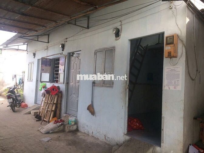 nhà trọ Phan văn Hớn ,18m2 ,có gác lửng 6m2 ,toilet riêng ,gần đường