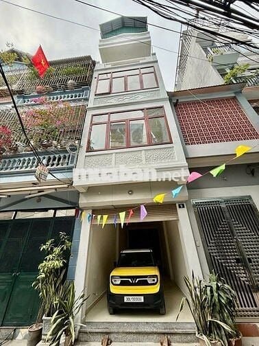 Cho thuê nhà 4 tầng phường Đông Ngạc, ngõ rộng oto vào được