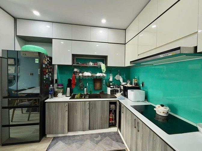 Tòa CHDV Khu Sân Bay, 7m x 27m, 6 Tầng, 20P, HĐT 100 triệu/tháng