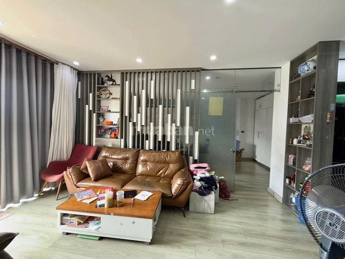 Tòa CHDV Khu Sân Bay, 7m x 27m, 6 Tầng, 20P, HĐT 100 triệu/tháng