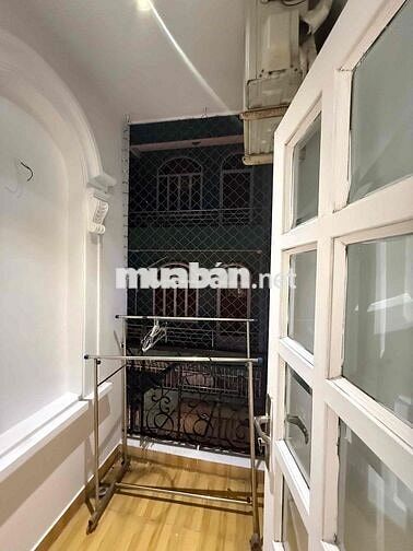 CHO THUÊ CĂN HỘ BAN CÔNG TÁCH BẾP- FULL NỘI THẤT NGAY TRUNG TÂM QUẬN 1