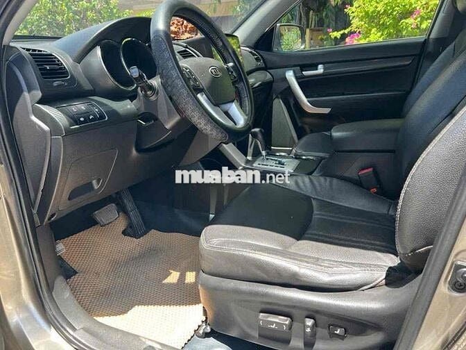 Kia Sorento 2015 Xăng Tự động Vàng cát 80.000 km