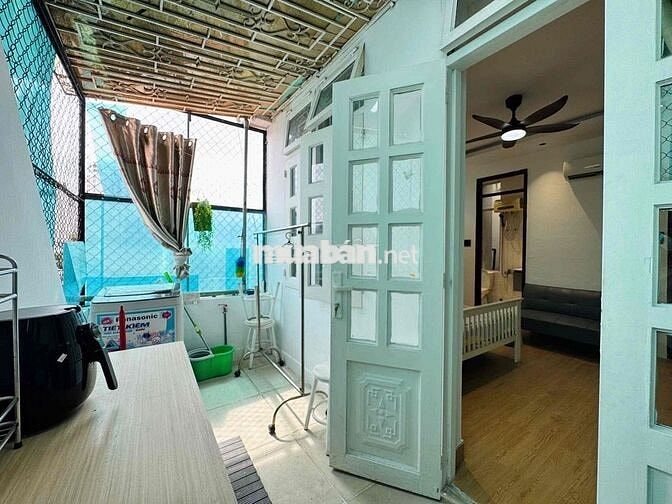 CHO THUÊ CĂN HỘ BAN CÔNG TÁCH BẾP- FULL NỘI THẤT NGAY TRUNG TÂM QUẬN 1