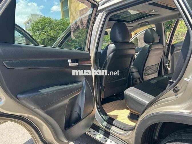 Kia Sorento 2015 Xăng Tự động Vàng cát 80.000 km