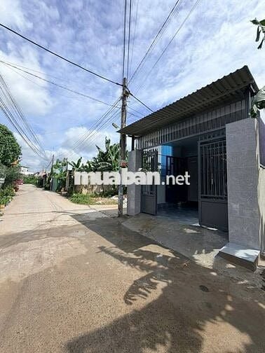 Bán gấp căn nhà cấp 4 ở Đ. Số 9-Tân Thông Hội * DT:130m2 SHR giá 910tr