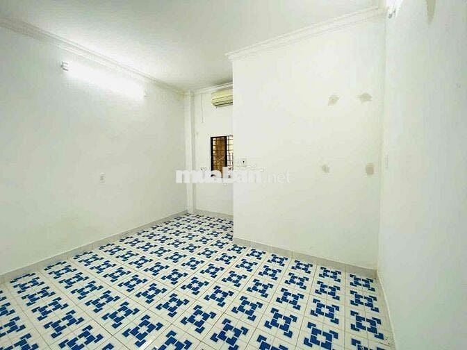 Sát mặt tiền lê văn sỹ quận 3 - 2pn 2wc / ngang 4,1