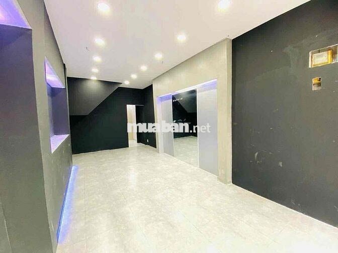 Sát mặt tiền lê văn sỹ quận 3 - 2pn 2wc / ngang 4,1