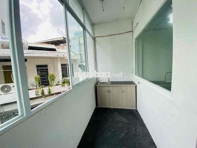 Sát mặt tiền lê văn sỹ quận 3 - 2pn 2wc / ngang 4,1