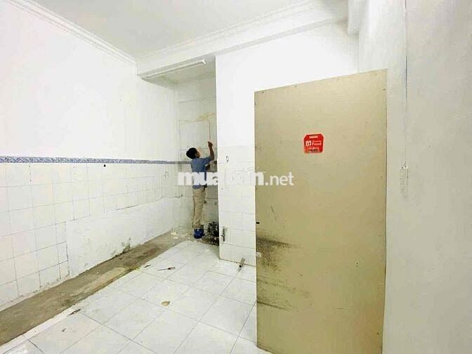 Sát mặt tiền lê văn sỹ quận 3 - 2pn 2wc / ngang 4,1