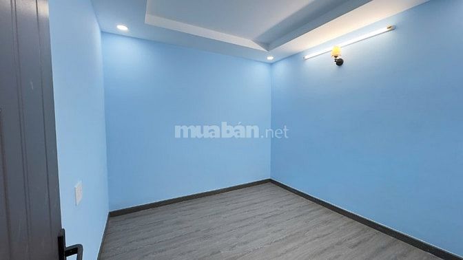 Bán nhà Quận 7 giá rẻ, DT 7x10m, đúc 1 lầu, 3 phòng ngủ, đường xe hơi