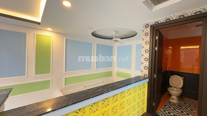 Bán nhà Quận 7 giá rẻ, DT 7x10m, đúc 1 lầu, 3 phòng ngủ, đường xe hơi