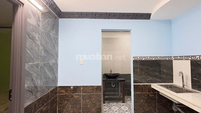 Bán nhà Quận 7 giá rẻ, DT 7x10m, đúc 1 lầu, 3 phòng ngủ, đường xe hơi