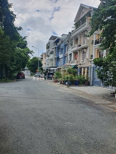 Cho thuê căn biệt thự khu 280 Lương Định Của phường Bình Trưng 