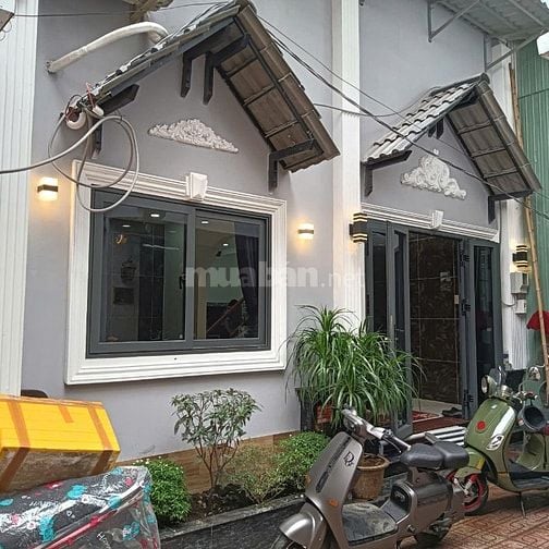 Bán nhà Quận 7 giá rẻ, DT 7x10m, đúc 1 lầu, 3 phòng ngủ, đường xe hơi