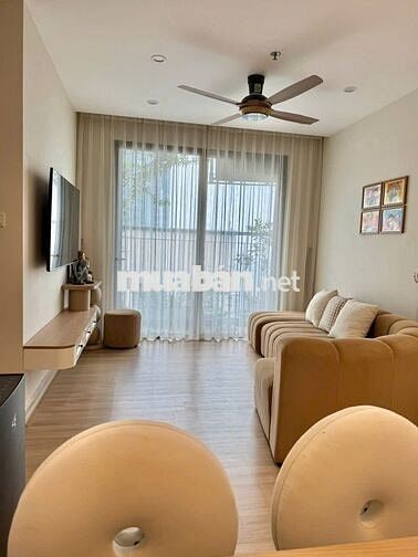cần bán căn hộ 3 phòng ngủ, diện tích 75m. 5 tỷ 6
