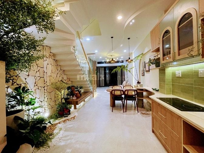 Nhà HXH mới, 4 tầng, 50m2, 8,4 tỷ, p.Tân Sơn (q.Tân Bình cũ)