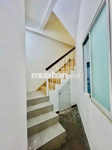 Bán căn hộ dịch vụ 6 phòng nghủ khu trung tâm sầm uất quận Bình Thạnh